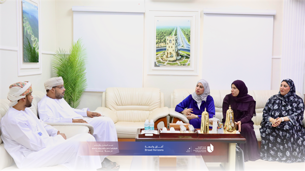 استقبال عميدة كلية الصناعات الإبداعية