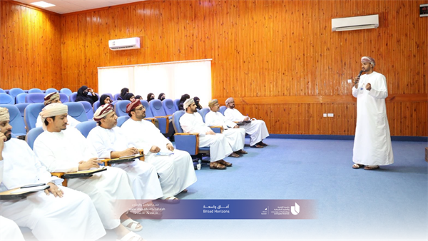 دورة تدريبية بعنوان: مهارة الإلقاء ومخاطبة الجمهور